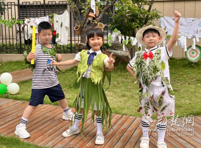 湖北精耕怎么样树叶DIY！洪山区第一幼儿园悦葵园萌娃在亲近自然中过“六一”_https://www.jmylbn.com_新闻资讯_第3张