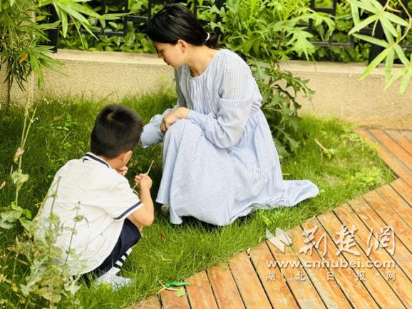 湖北精耕怎么样树叶DIY！洪山区第一幼儿园悦葵园萌娃在亲近自然中过“六一”_https://www.jmylbn.com_新闻资讯_第1张