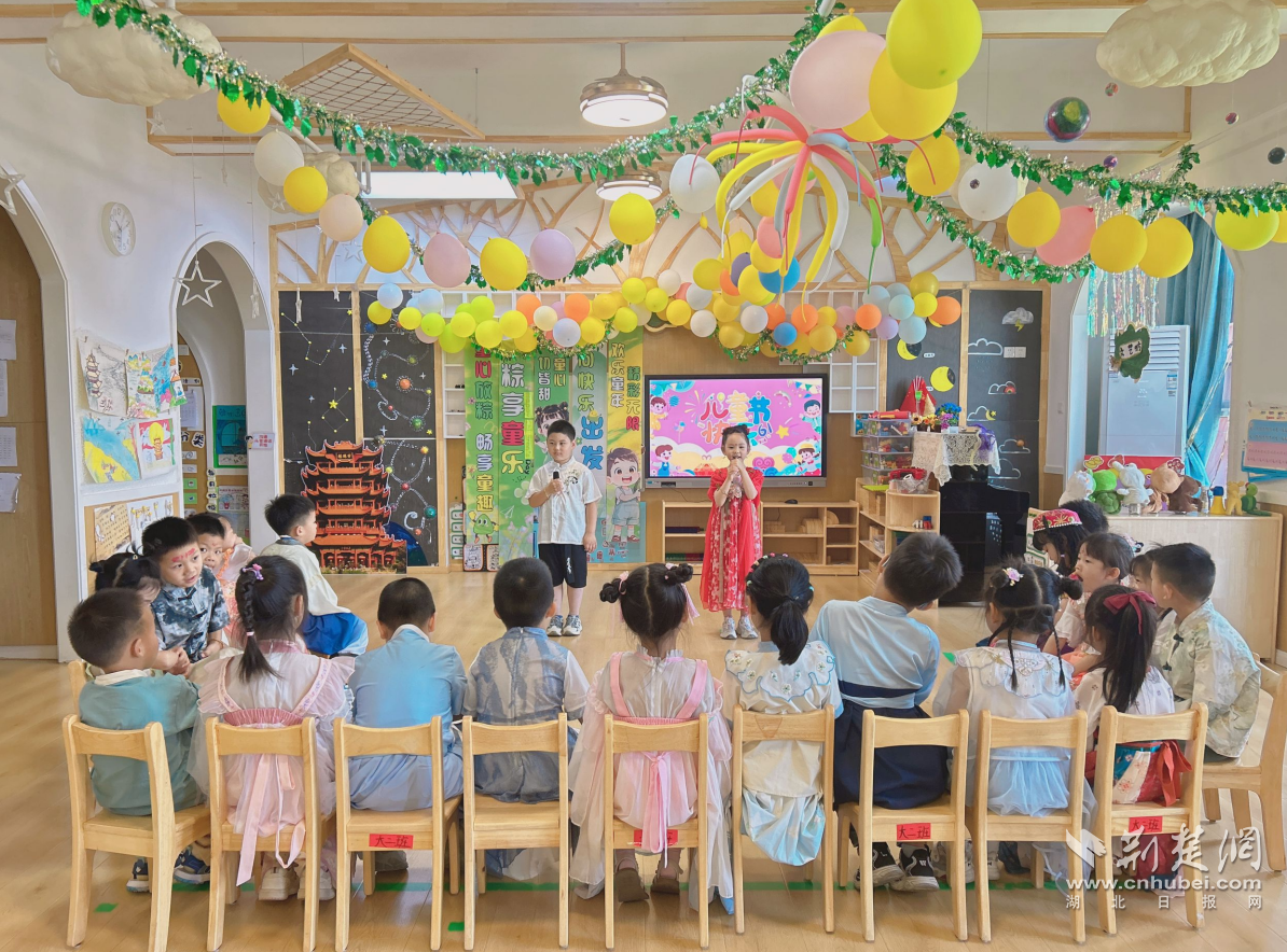 Tieji幼儿园和Yayan不是6月1日庆祝的“ Zo