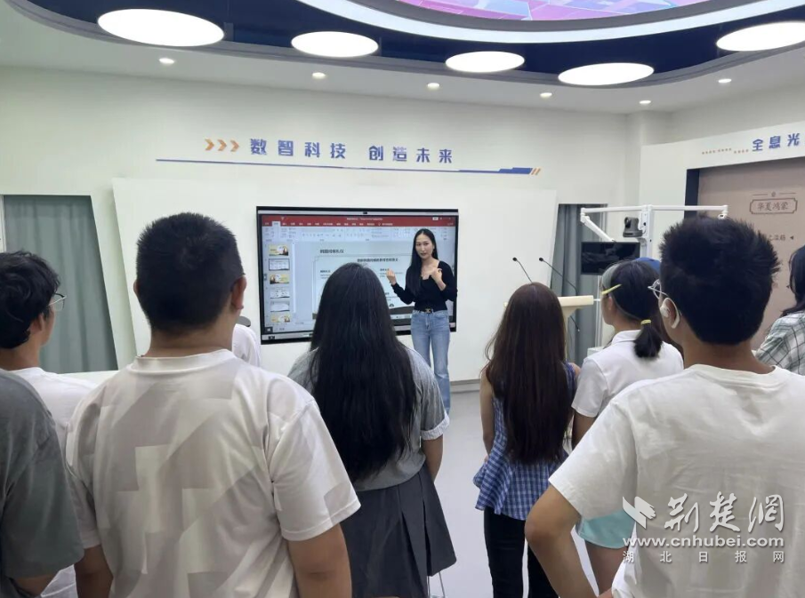 第一课从“你好”开始！湖北科技大学中韩合作