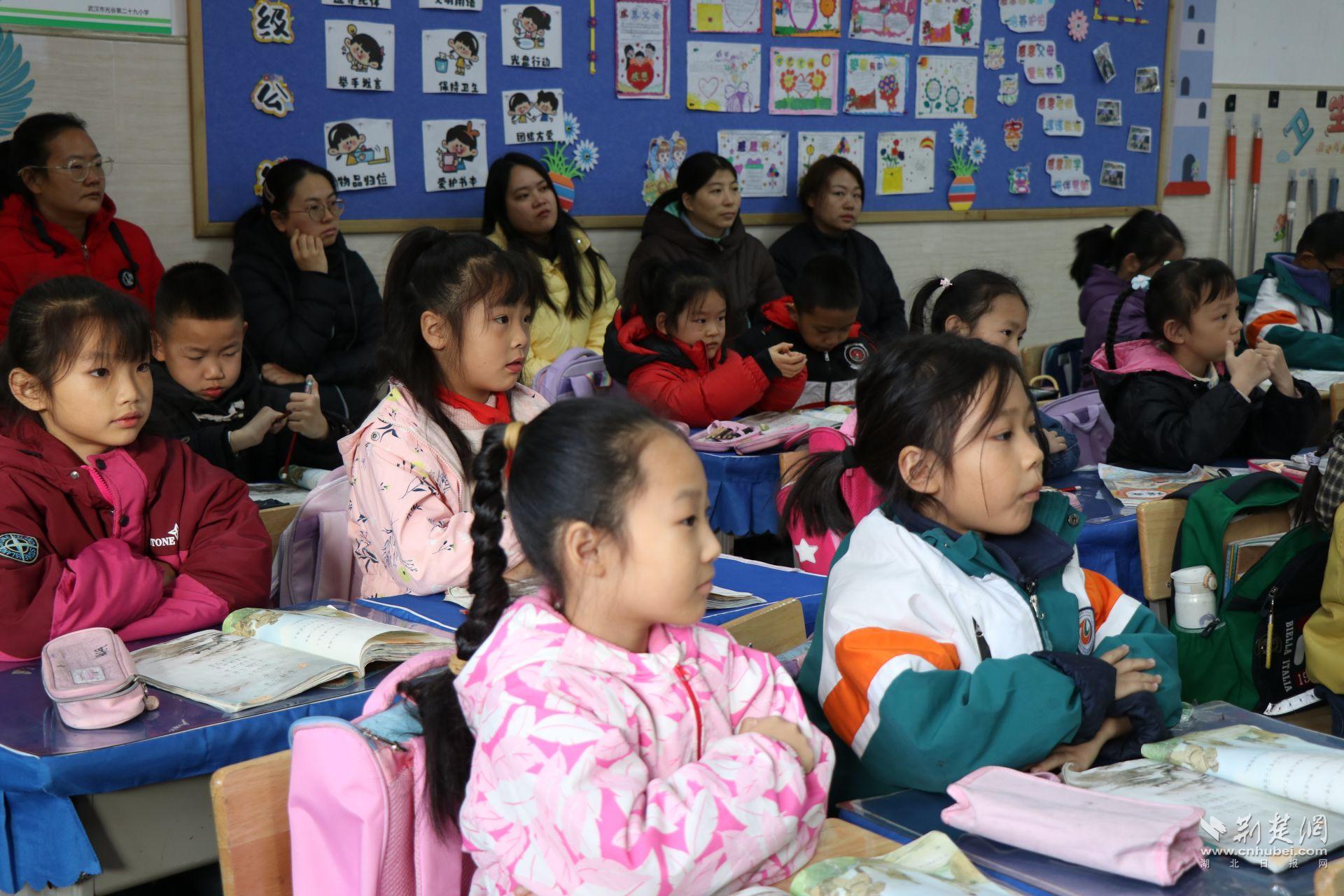 �Һ�ѧУ��ͬһ�����򣡼ҳ������ս����ɳ�����