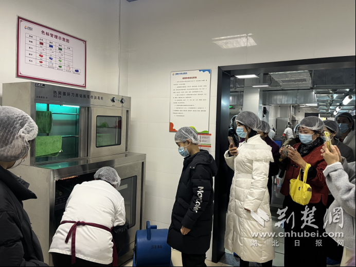 家校联合检查：关士墩小