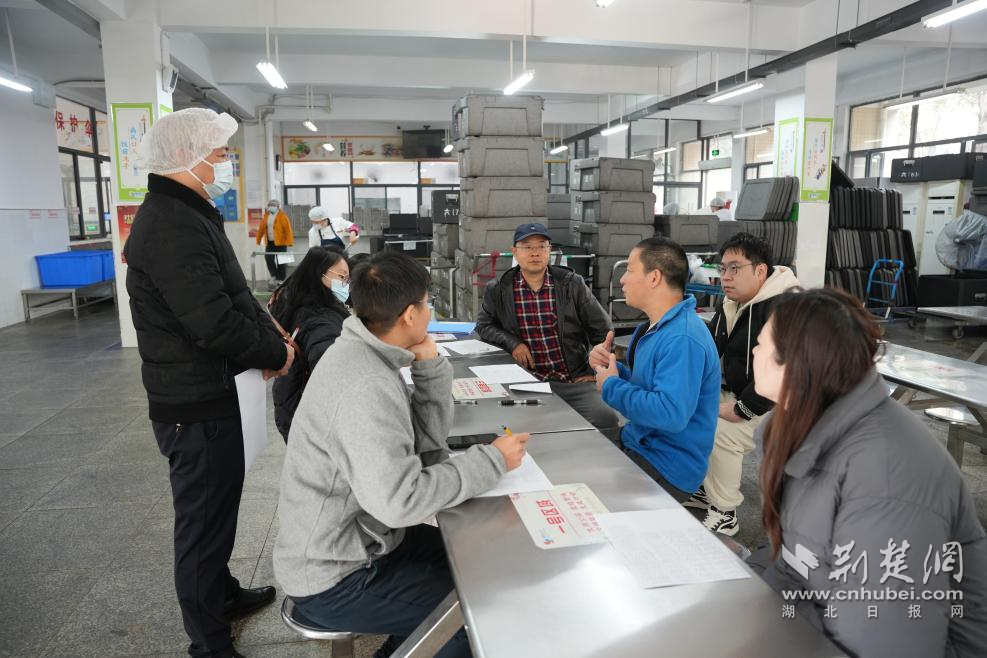 神龙小学举办食堂开放日 多角度构筑健康