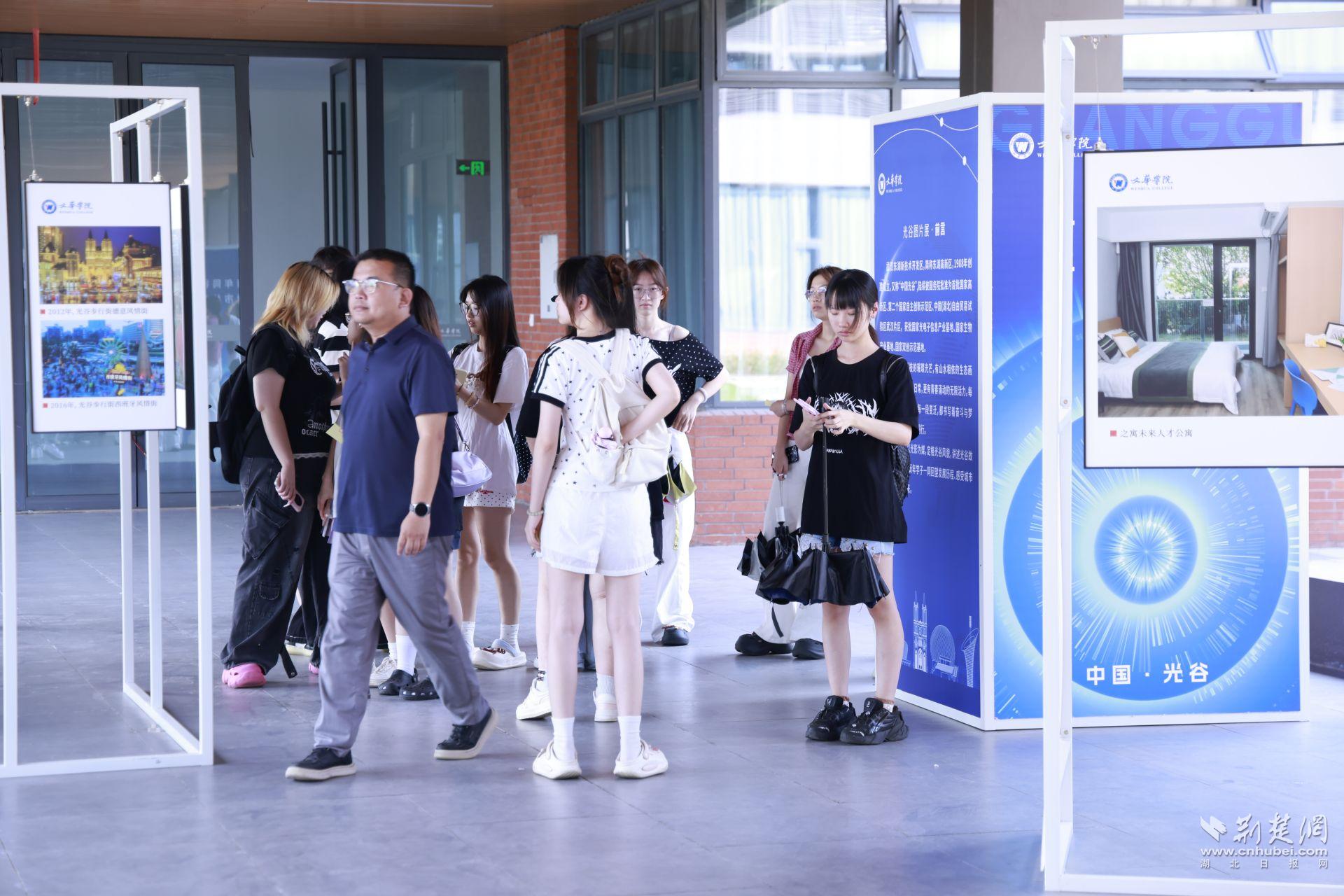 参观现场 (2).JPG.JPG
