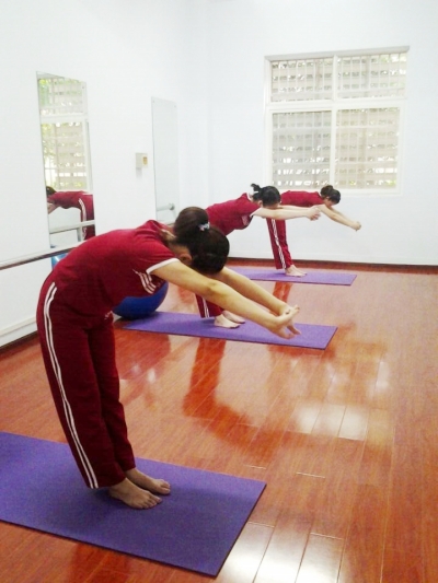 警方披露:首次染毒人群呈低龄化 第一口毒多出