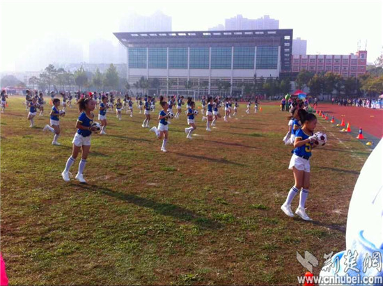 新城小学足球舞蹈《足球之梦》参加武汉开发区