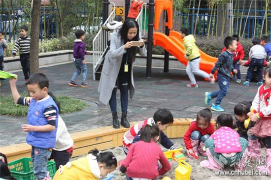 黄冈市140余名国培计划学员到流芳幼儿园观
