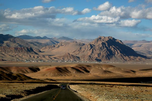 2,阿里地区首府狮泉河镇