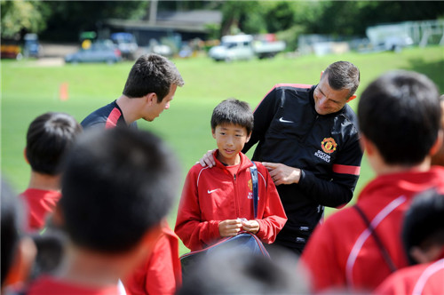 2014曼联足球学校足球及英语夏令营