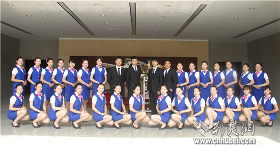武汉商贸职业学院航空专业实习生获前资深空姐
