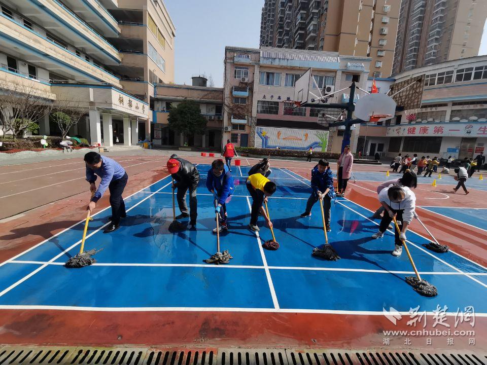 武汉市青山区钢都小学图片