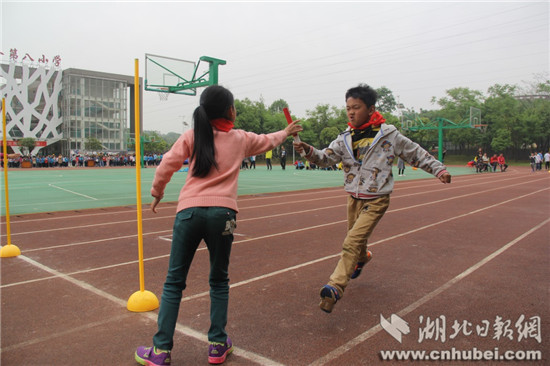 光谷八小举行第八届春季田径运动会暨校园足球嘉年华活动